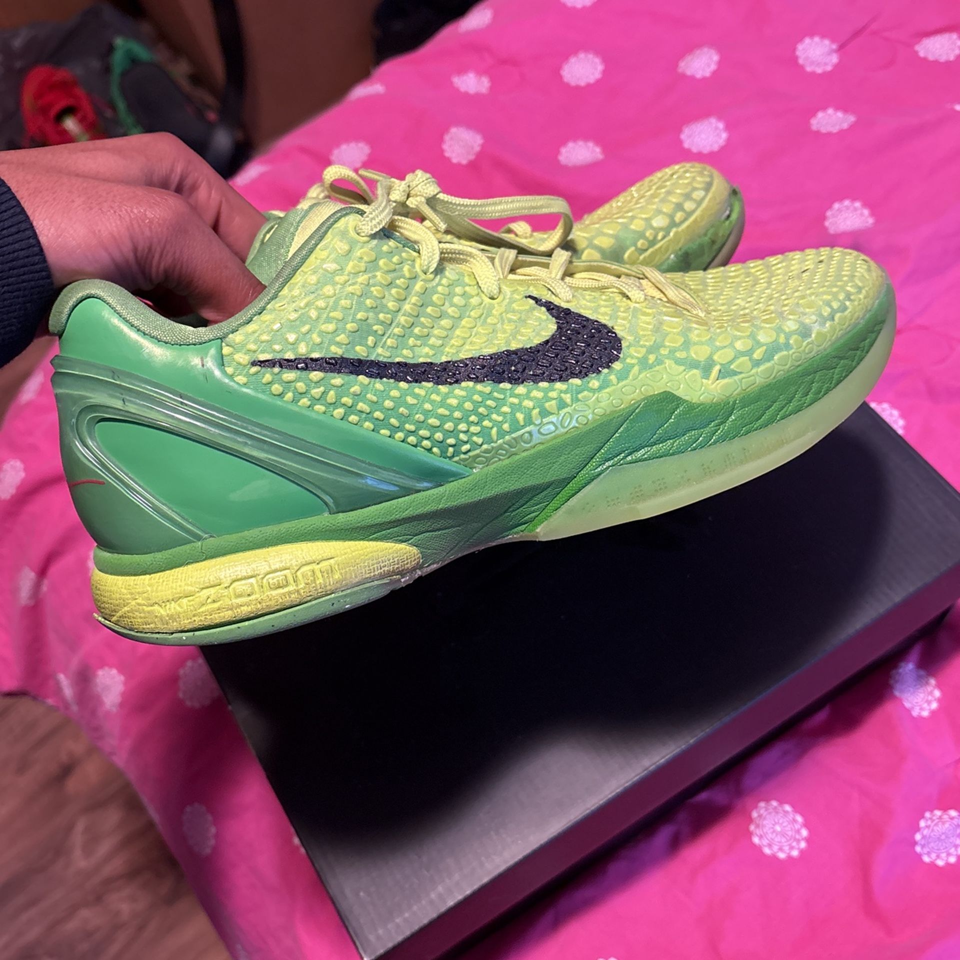 Kobe 6 Grinch