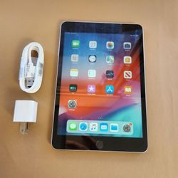 Apple iPad Mini 3 - Wifi - Like New 