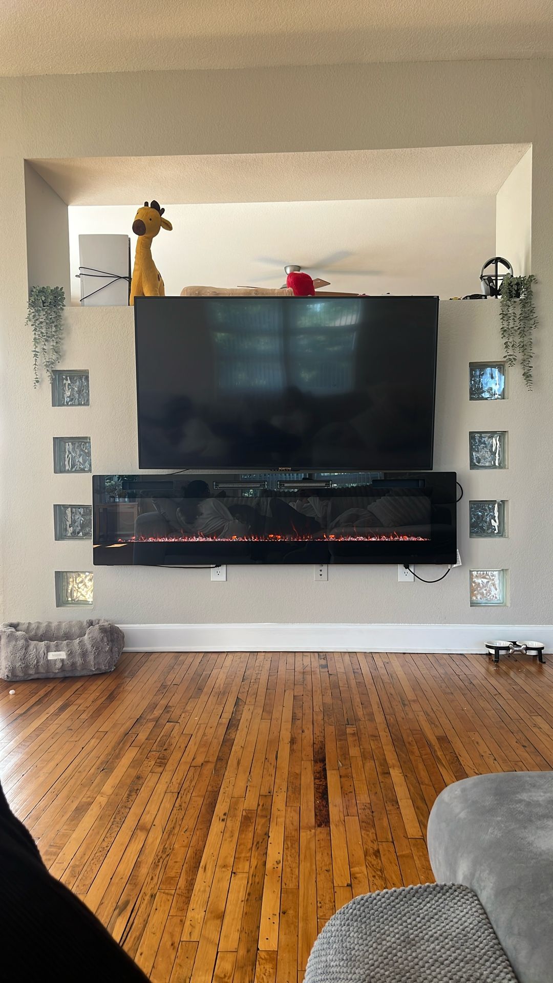 65in Spectre Flat Screen Tv