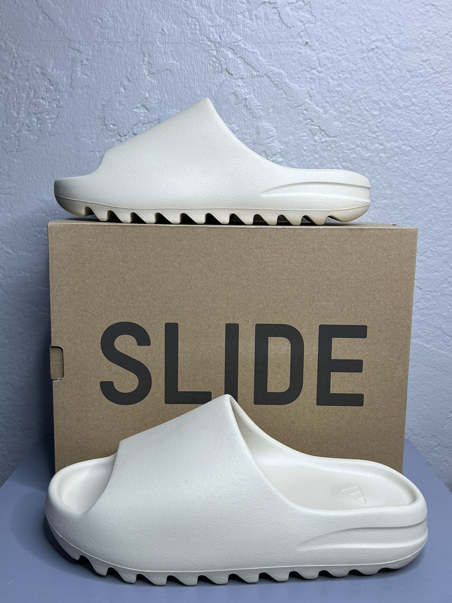 SUPREME SLIPPER WITH WHITE BAG PACKAGING - Mansfield