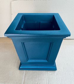 New Other Mayne Fairfield 16” Square Planter, Self-Watering & Weather-Resistant