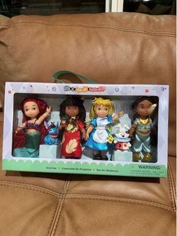 Disney Parks 2026 It’s A Small World Princesses Doll Set New