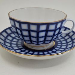 Sponsored 

Brand: Lomonosov Russia

5.0 5.0 out of 5 stars 3

Lomonosov Porcelain Tea Set Cup and Saucer Cobalt Cell 8.45 oz/250 ml

