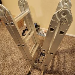 7-in-1 Multi-Purpose Aluminum Ladder – Heavy Duty, Adjustable, Like New