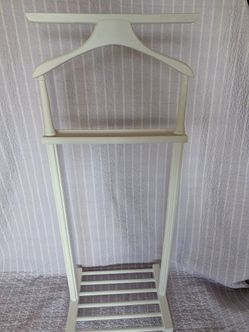 Suit valet stand, Knight valet stand, clothes rack.