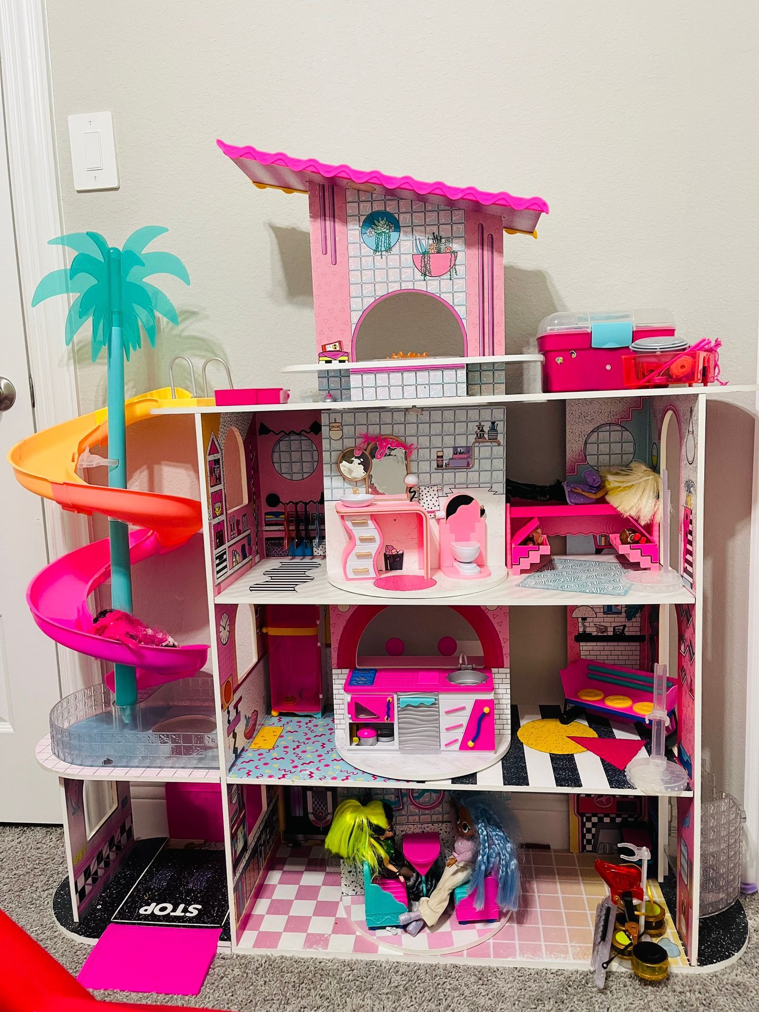 Lol Doll House With Accessories Included As Shown In The Picture