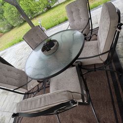 Brand New Table And Chairs Outdoor 