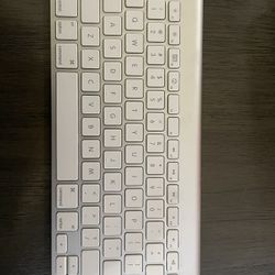 Apple Keyboard
