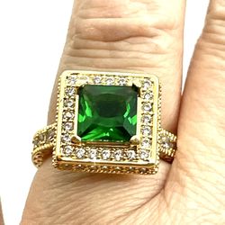 Emerald cz Ring 8