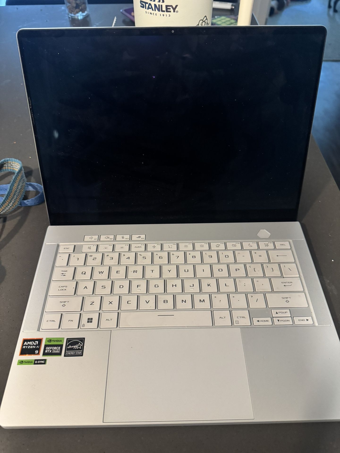 ASUS - ROG Zephyrus G14 14" OLED 3K 120Hz Gaming Laptop - AMD Ryzen 9 8945HS - 16GB LPDDR5X - NVIDIA GeForce RTX 4060 - 1TB SSD - Platinum White