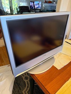 Sony WEGA Flat Screen TV with Stand