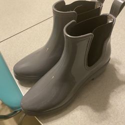 New Woman’s Capelli New York Shiny Rain Boots Size 6