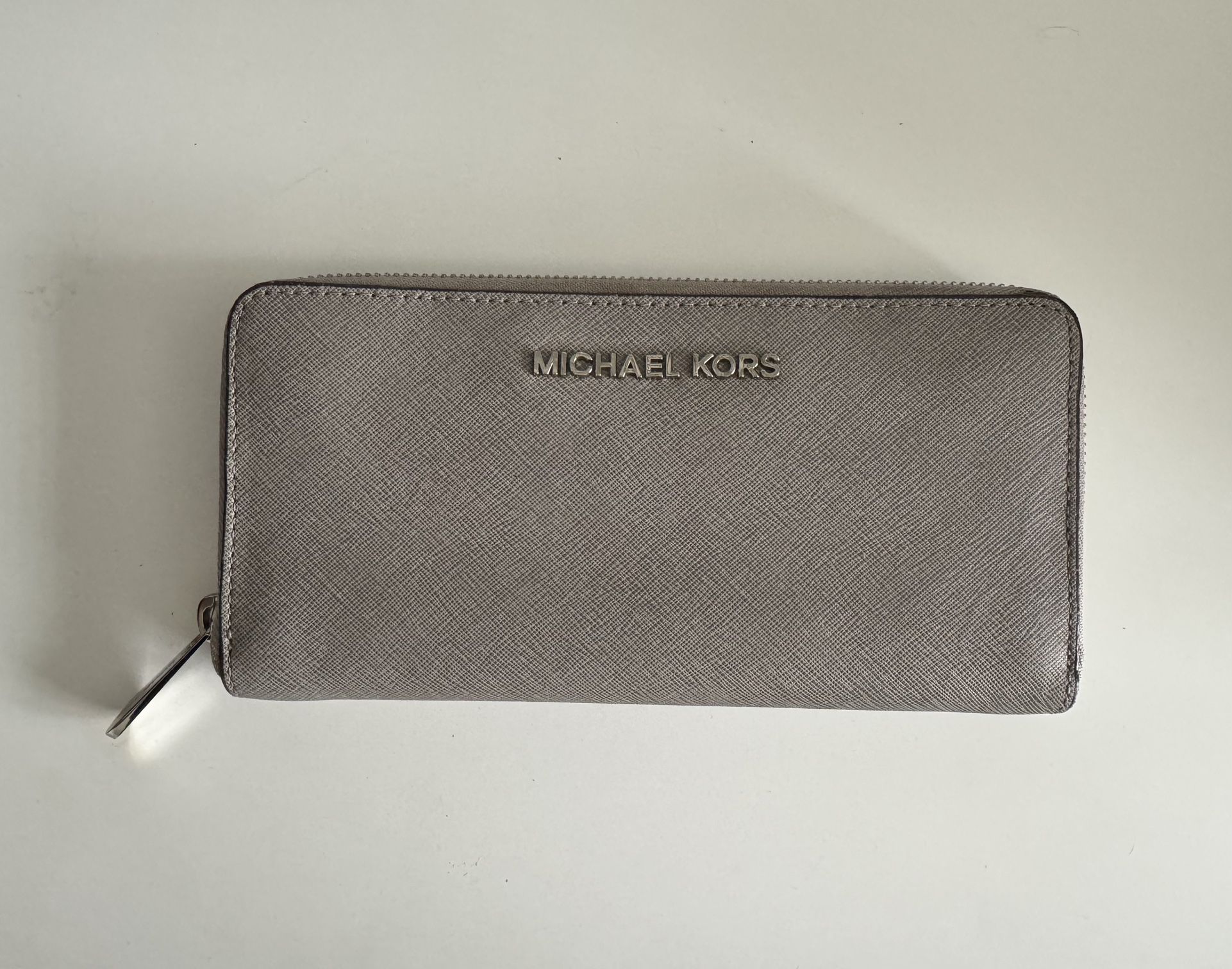 Michael Kors Jet Set Travel Wallet