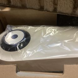 Nespresso Vertuo Next Coffee and Expresso maker by De’Longhi