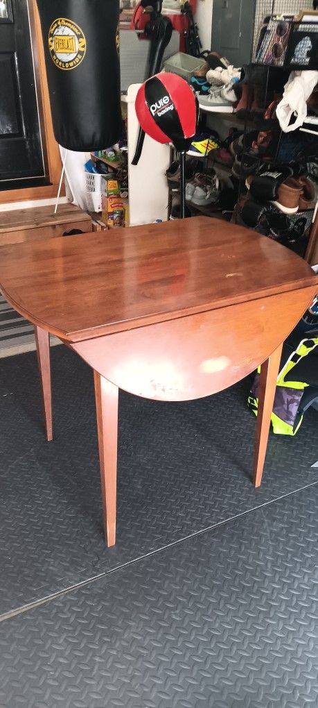 L Hitchcock Apprentice Table