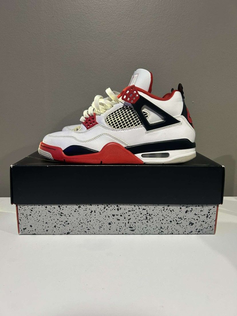 Air Jordan 4 Retro OG "Fire Red"