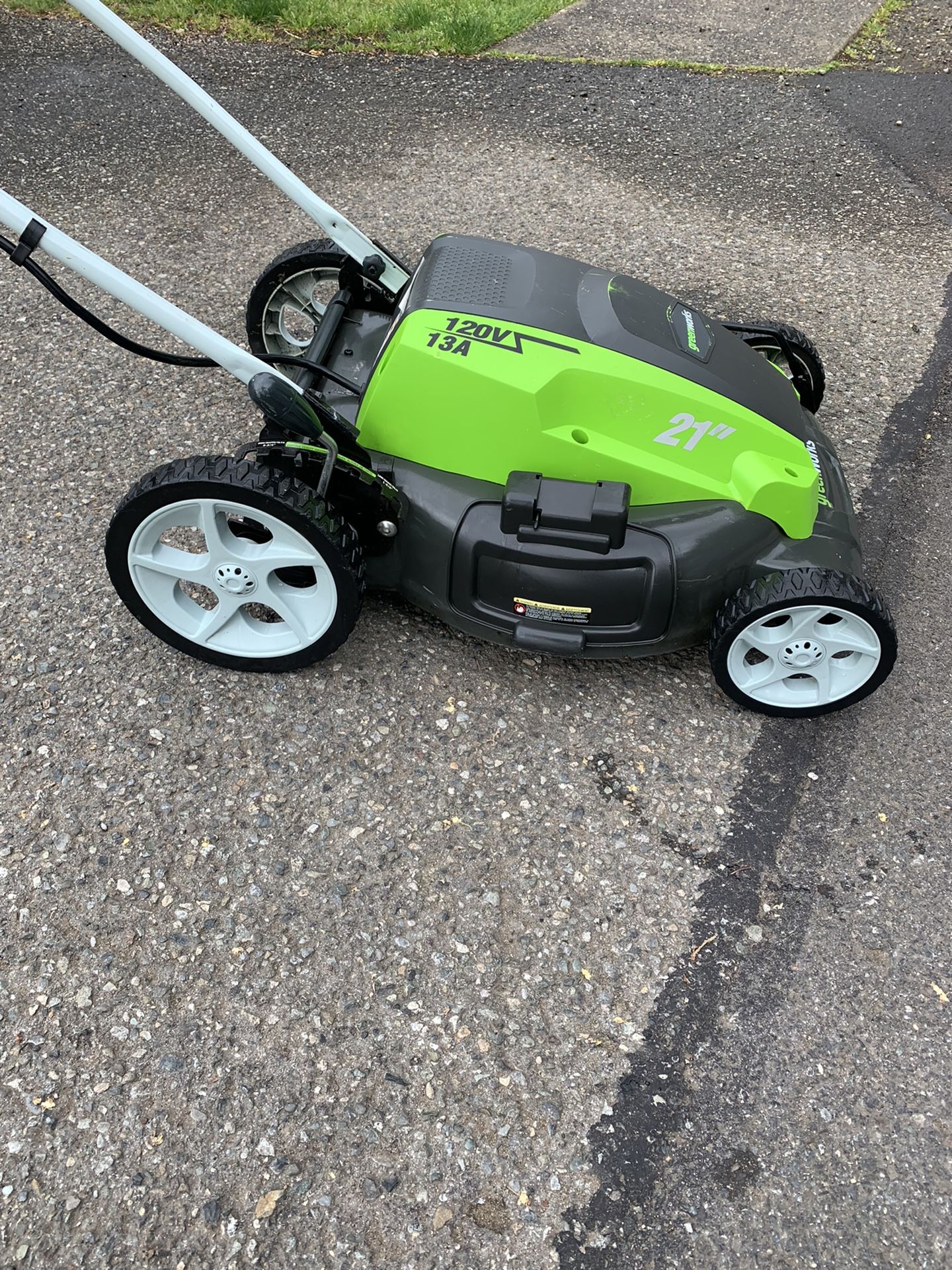 Lawn Mower - Black + Decker Corded Electric Mower for Sale in Vancouver, WA  - OfferUp