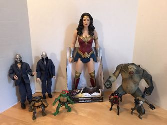 MIXED ACTION FIGURE LOT