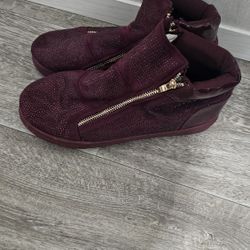 Womans Sneakers