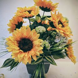 Silk floral arrangement new handmade 24x20in