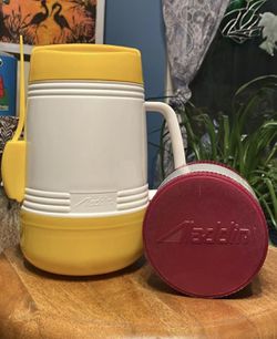 Vintage ALADDIN Hot and Cold Thermos Set! One Is Brand NeW! for Sale in  Valley Center, KS - OfferUp