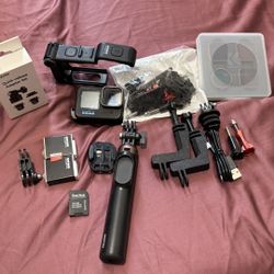 GoPro Hero 10 with 2 batteries & many extas