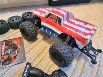 Traxxas 1/10 Stampede VXL 4X4 brushless RC Truck
