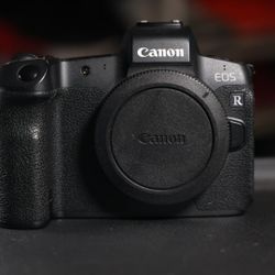 Canon EOS R + BG-E22 Grip