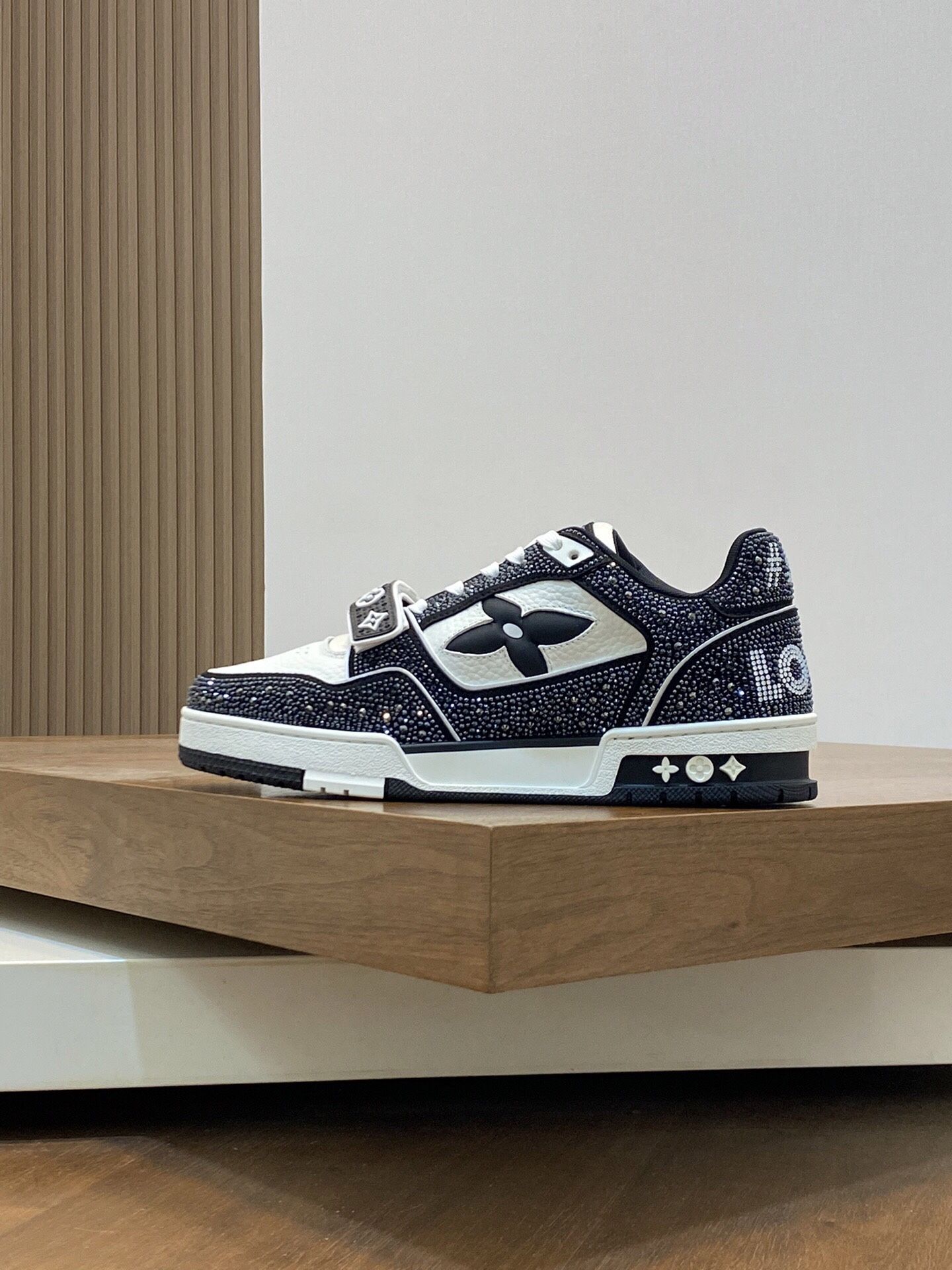 Louis Vuitton Men’s Sneaker With Box 2025 New