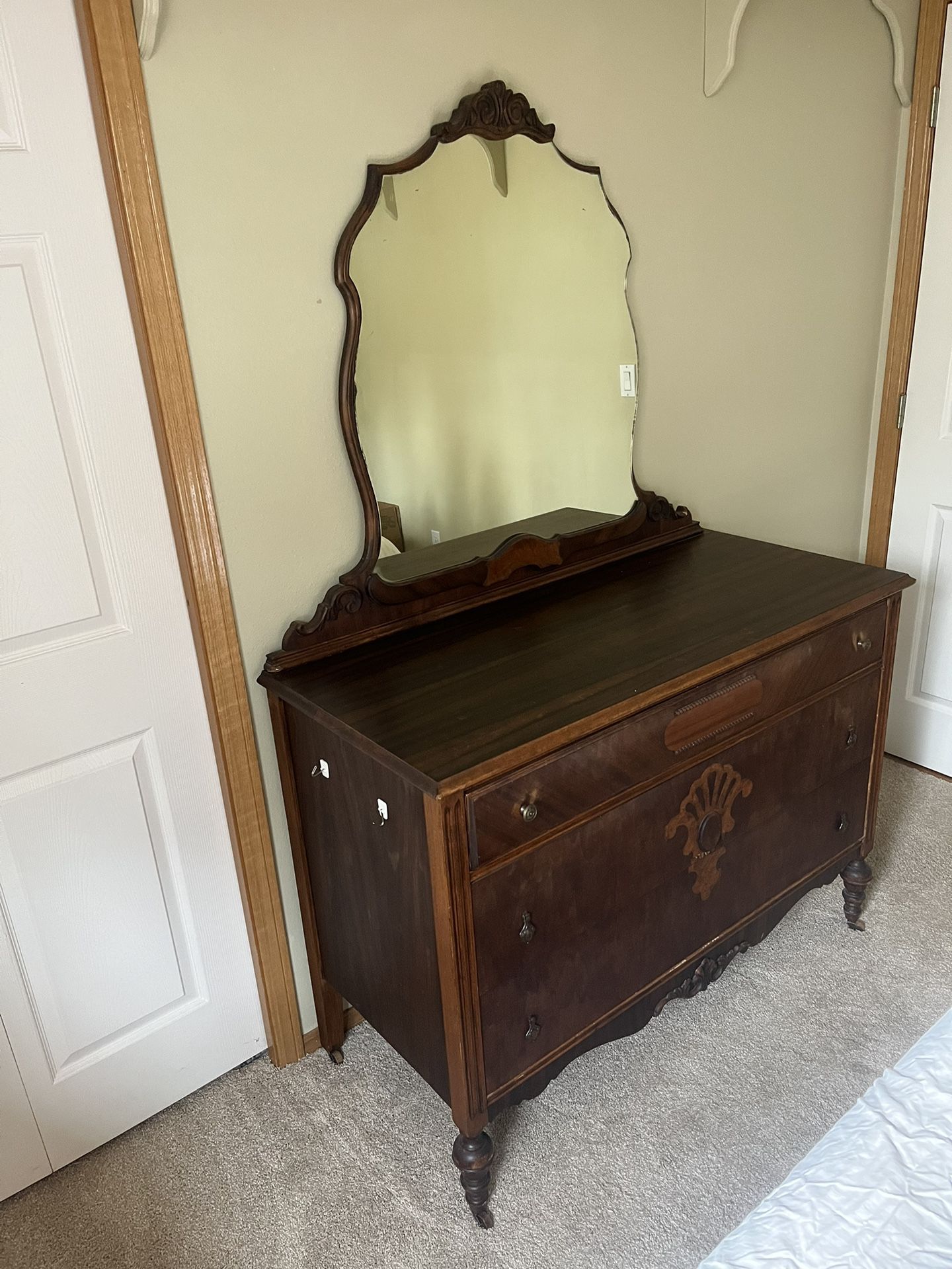 Antique Dresser/vanity