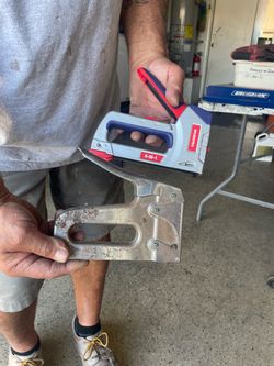 Lot of 2 Manual Staple Guns