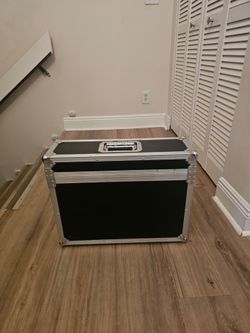 Fog Machine (2000W) with Road Case & Fluid