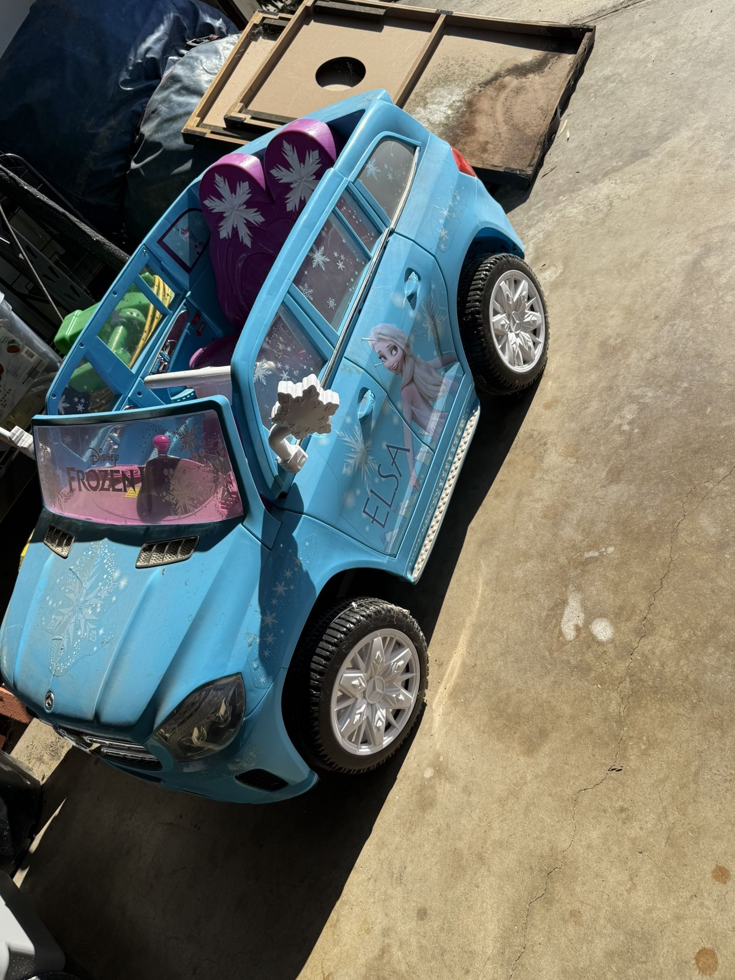 Frozen Mercedes GLS 12V Battery Powered Ride On Car, Ages 3+