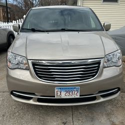 Excellent Condition  2014  Chrysler  Town & Country 