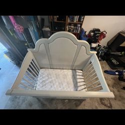 Baby Crib And Mattresses 