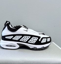 Nike Air Max SNDR Women’s Size 7.5