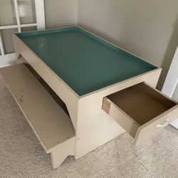 Kids Train Table