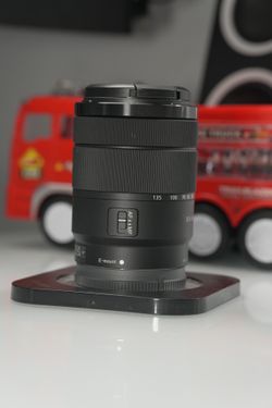 Sony 18-135mm OSS lens and camera bag