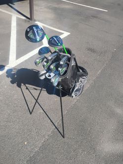 Golf Clubs! Men's Bombtech 3.0 Complete Set!