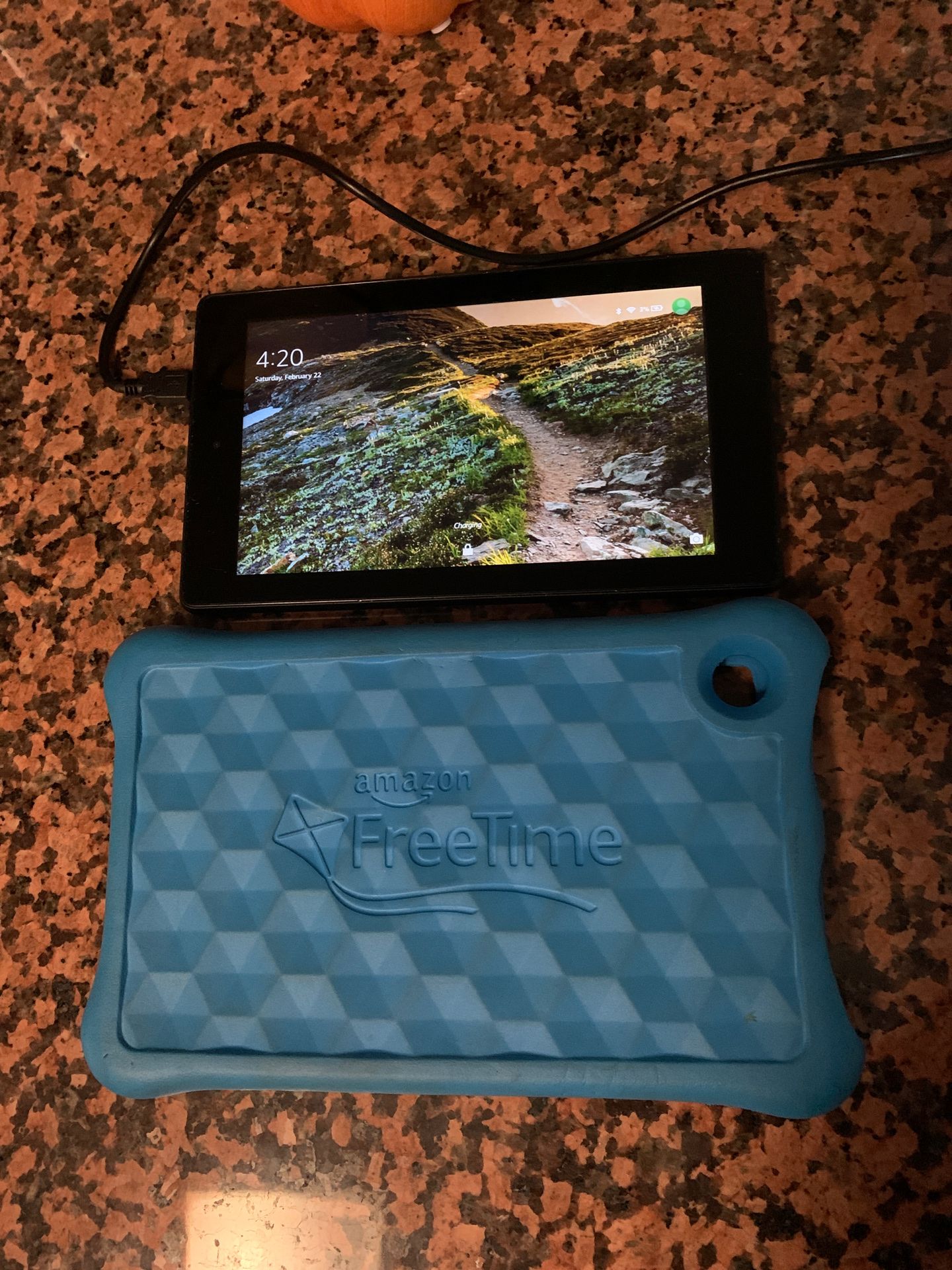 Kindle 7th gen tablet with kids case must go today!