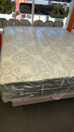 Cal King Pillow Top Mattress Sealy Posture-Pedic 50% OFF‼️ 😴 💤