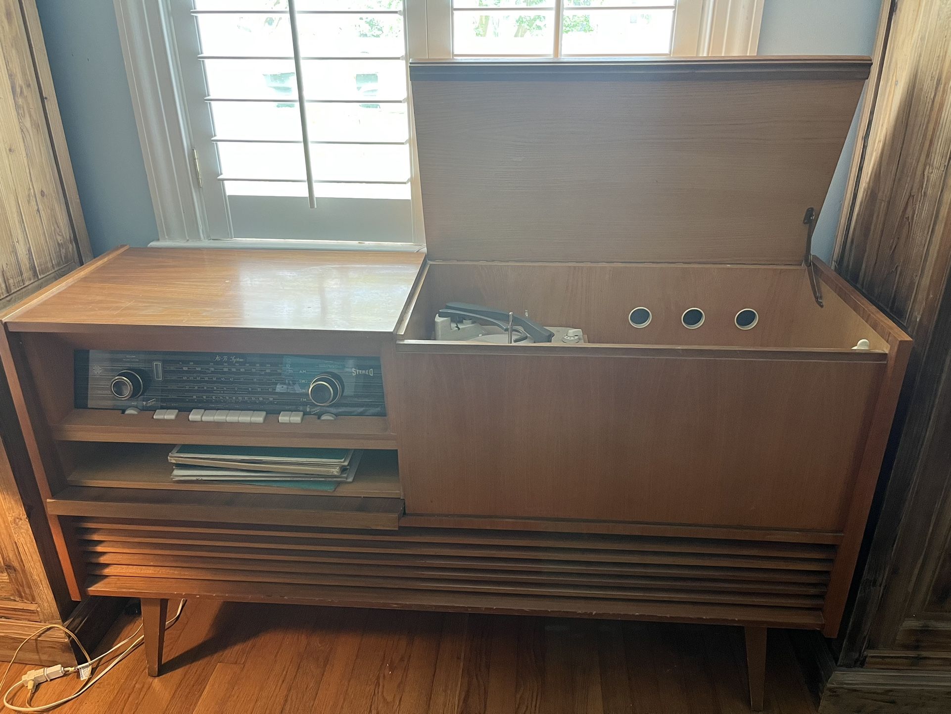 Mid Century Modern TELEFUNKEN STEREO Console / turntable, 1960's
