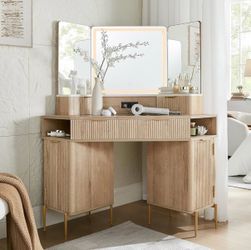Makeup Vanity Desk with HD Triple Mirror and Lights, Modern Corner Vanity with 3 Drawers & 2 Cabin ets, Charging Station - Natural Oak
