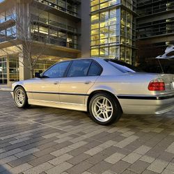 2001 BMW 740i
