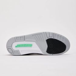 Air Jordan 3 Retros “Green Glo”