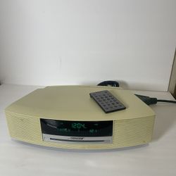 BOSE Wave Music System AWRCC2 CD/AM/FM w/remote. Works