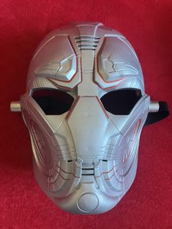 AVENGERS AGE OF ULTRON VOICE CHANGER HELMET HALLOWEEN SOUND ** RETIRED ** WORKS ** NEW BATTERY ** Come Just As Shown On The Picture **