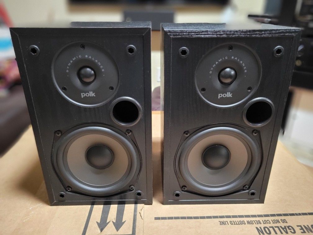 Polk R 15 Bookshelf Speaker 100w Each One 