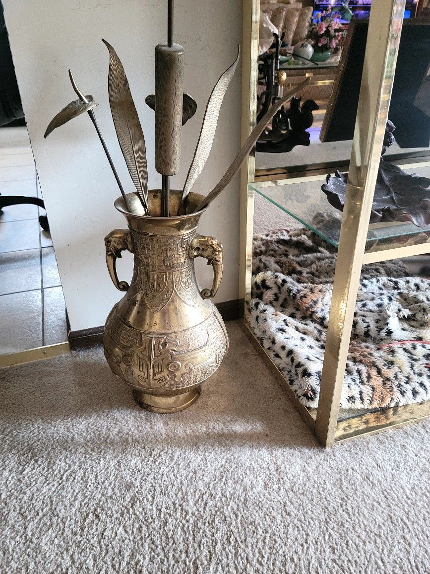 Brass Vase And 6 Plants Decor Piece