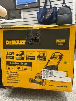 DeWalt RWD 21 in. 196cc Self-Propelled Gas Mower with E-GOV